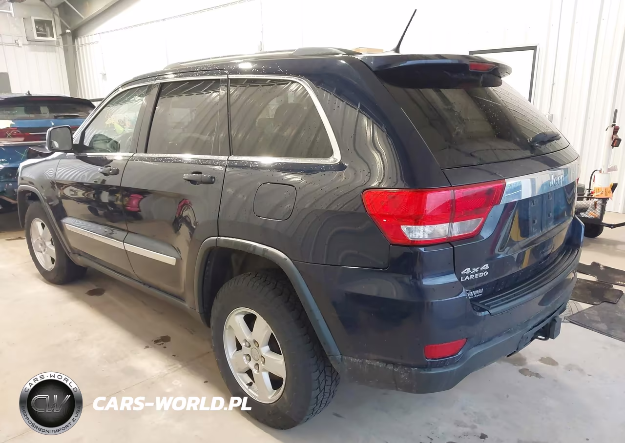 2013 Jeep Grand Cherokee Laredo VIN:1C4RJFAG1DC626034 - 3