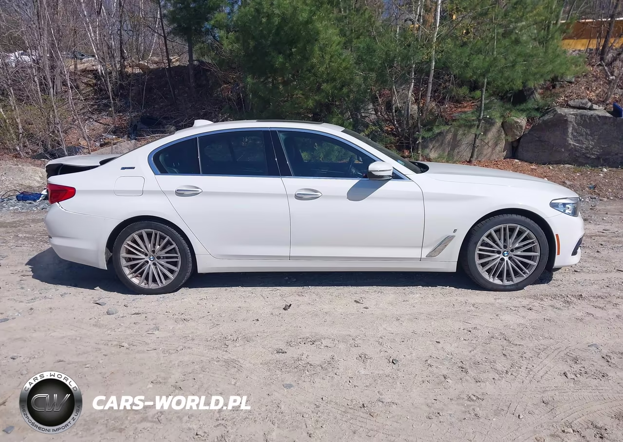 2018 BMW 530E xDrive Iperformance VIN:WBAJB1C58JB374743 - 13