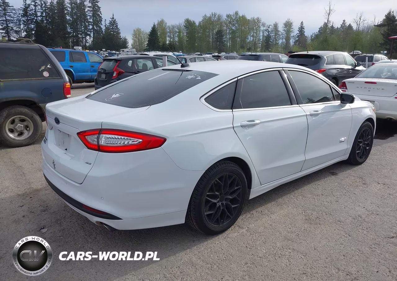 2016 Ford Fusion Energi Se Luxury VIN:3FA6P0PU0GR305853 - 4