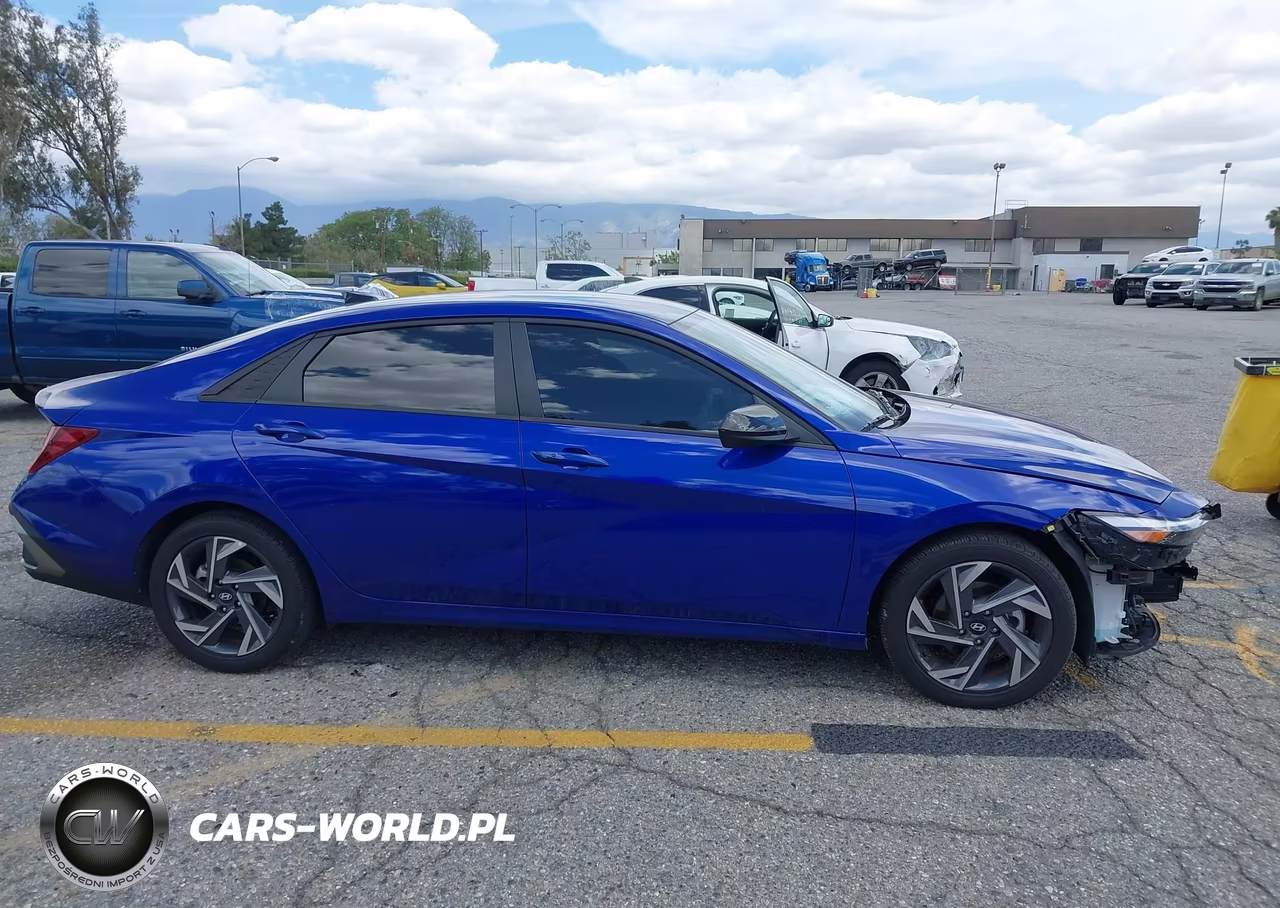 2025 Hyundai Elantra Sel Sport VIN:KMHLM4DG6SU925633 - 13
