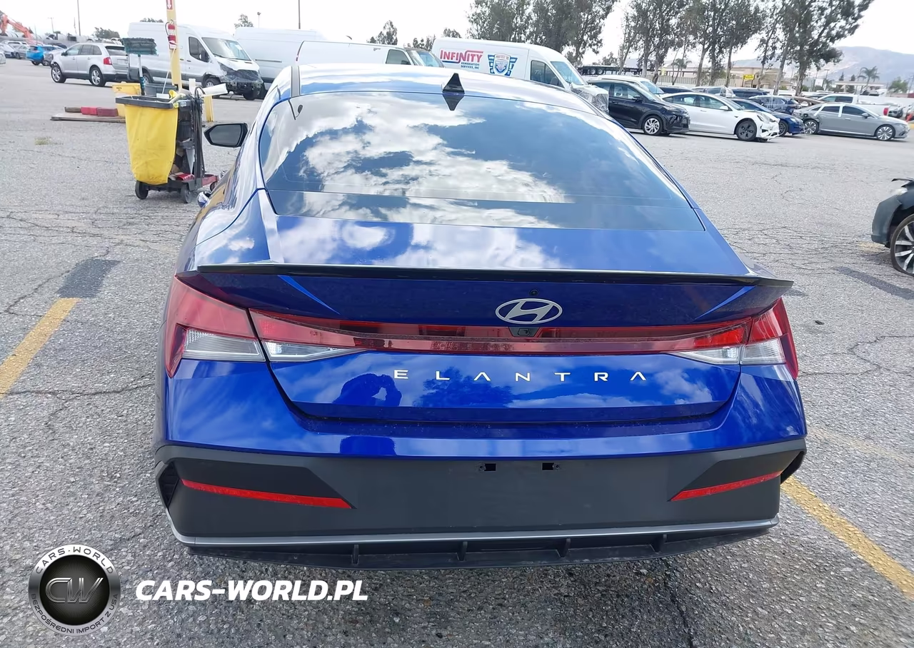 2025 Hyundai Elantra Sel Sport VIN:KMHLM4DG6SU925633 - 16