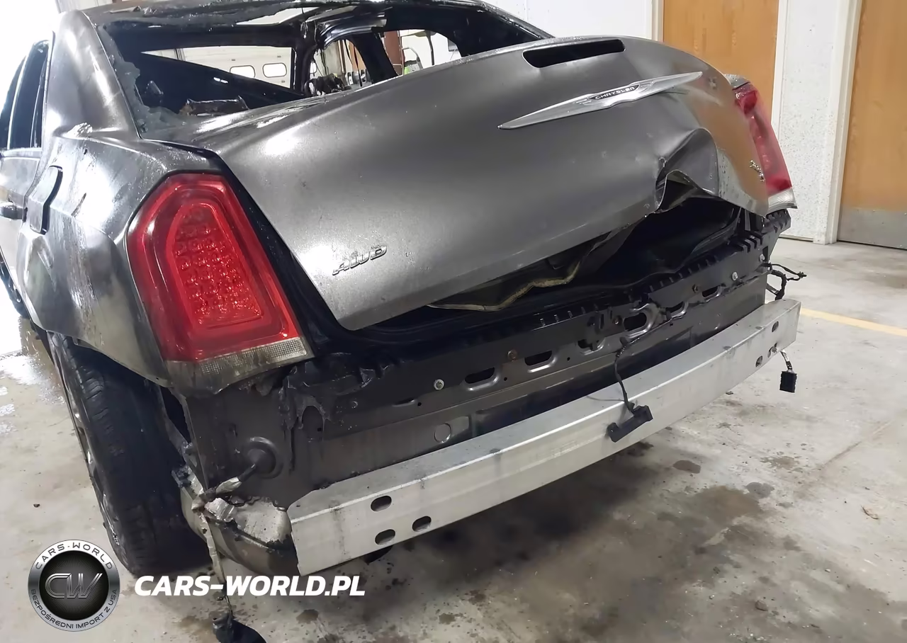 2015 Chrysler 300 300S VIN:2C3CCAGG8FH842347 - 14