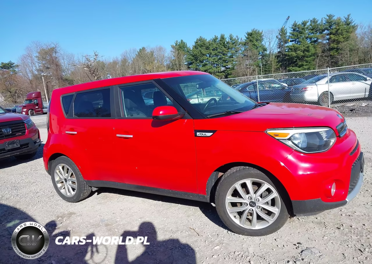 2018 Kia Soul + VIN:KNDJP3A55J7592872 - 13