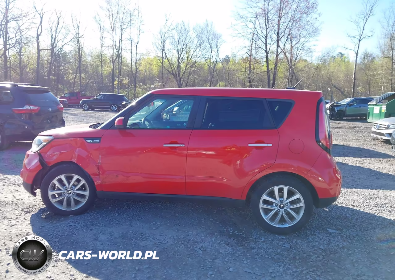 2018 Kia Soul + VIN:KNDJP3A55J7592872 - 14