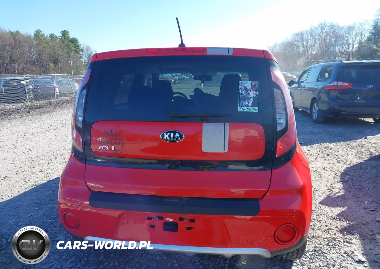 2018 Kia Soul + VIN:KNDJP3A55J7592872 - 16