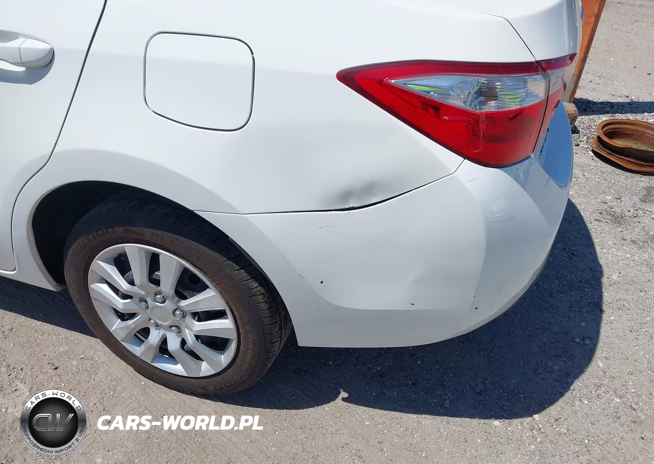 2016 Toyota Corolla Le VIN:5YFBURHE4GP564199 - 17