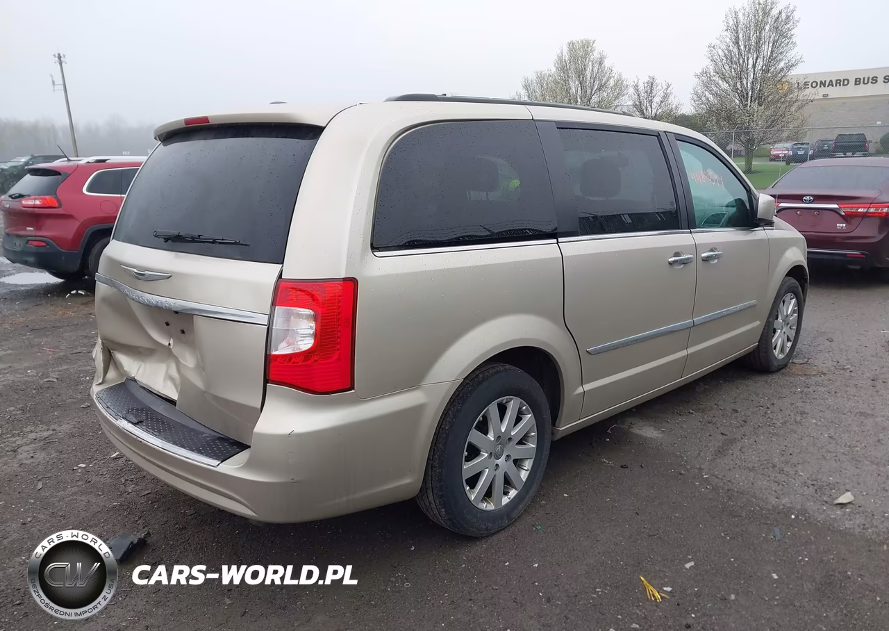 2015 Chrysler Town & Country Touring VIN:2C4RC1BG1FR742758 - 4