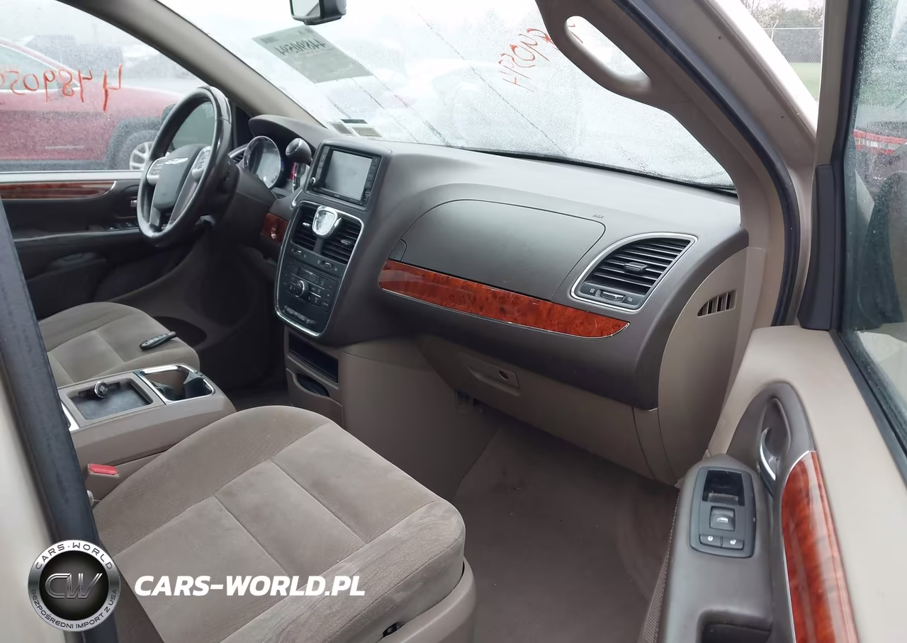 2015 Chrysler Town & Country Touring VIN:2C4RC1BG1FR742758 - 5