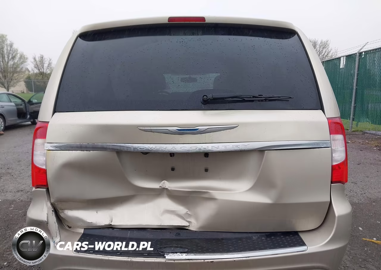 2015 Chrysler Town & Country Touring VIN:2C4RC1BG1FR742758 - 6