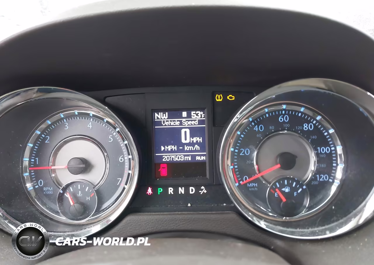 2015 Chrysler Town & Country Touring VIN:2C4RC1BG1FR742758 - 7