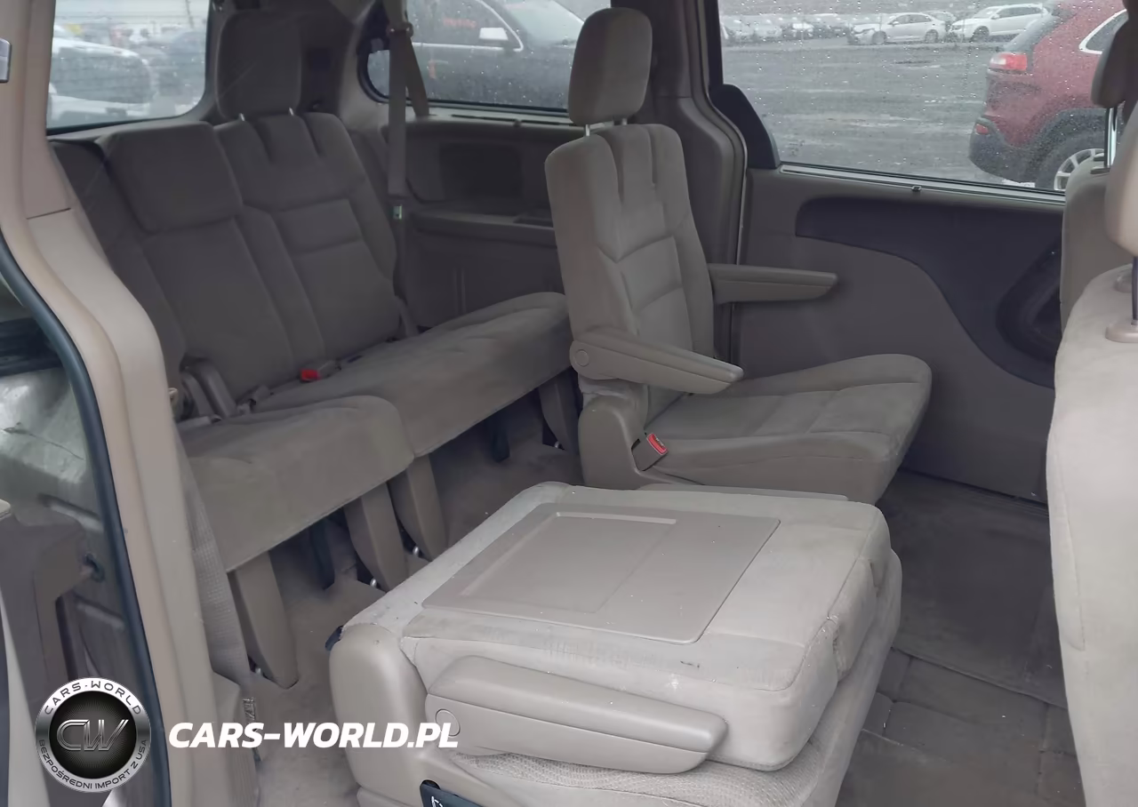 2015 Chrysler Town & Country Touring VIN:2C4RC1BG1FR742758 - 8