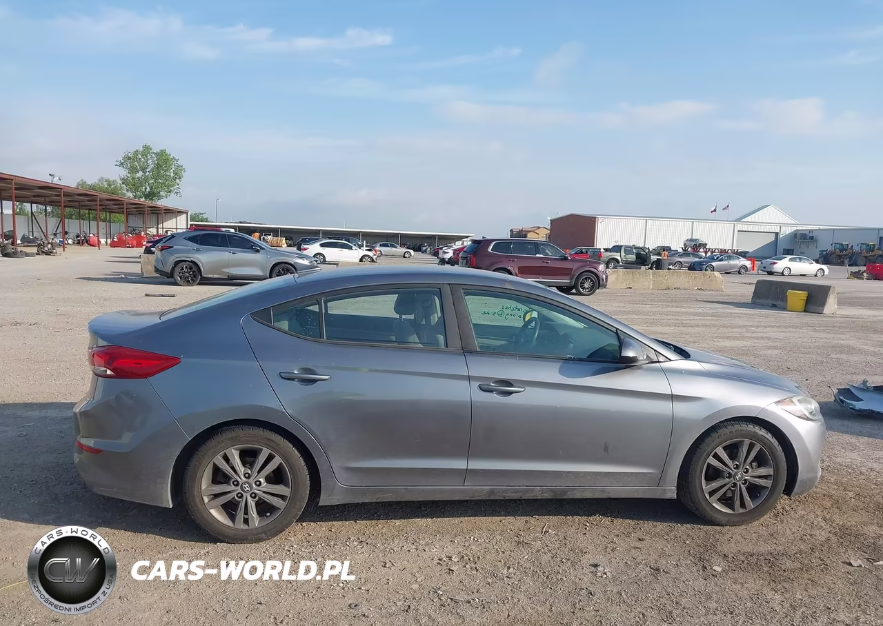 2018 Hyundai Elantra Sel VIN:5NPD84LF9JH293807 - 12