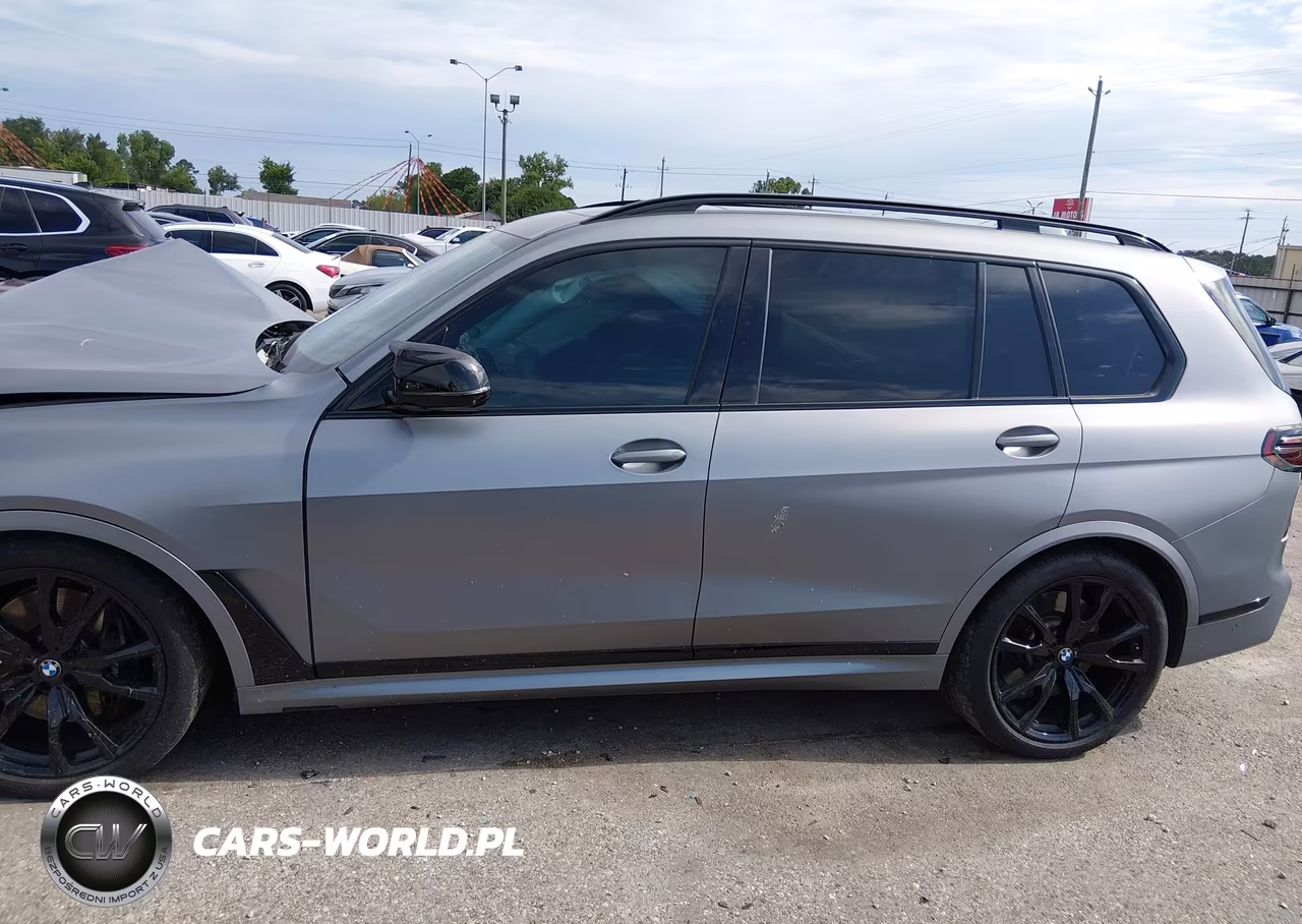 2025 BMW X7 M60I VIN:5UX33EM03S9X67382 - 15