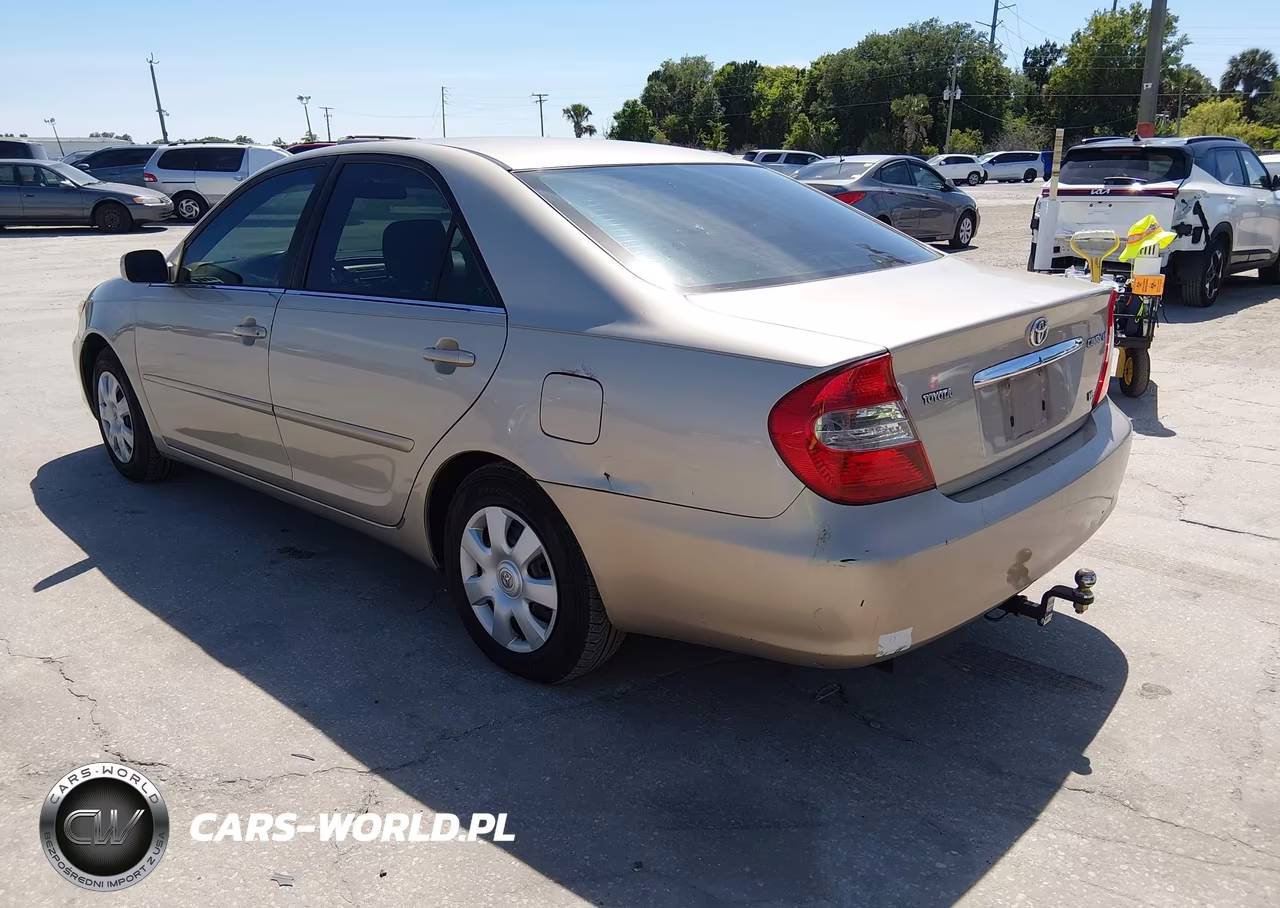 2004 Toyota Camry Le VIN:4T1BE32K64U358854 - 3