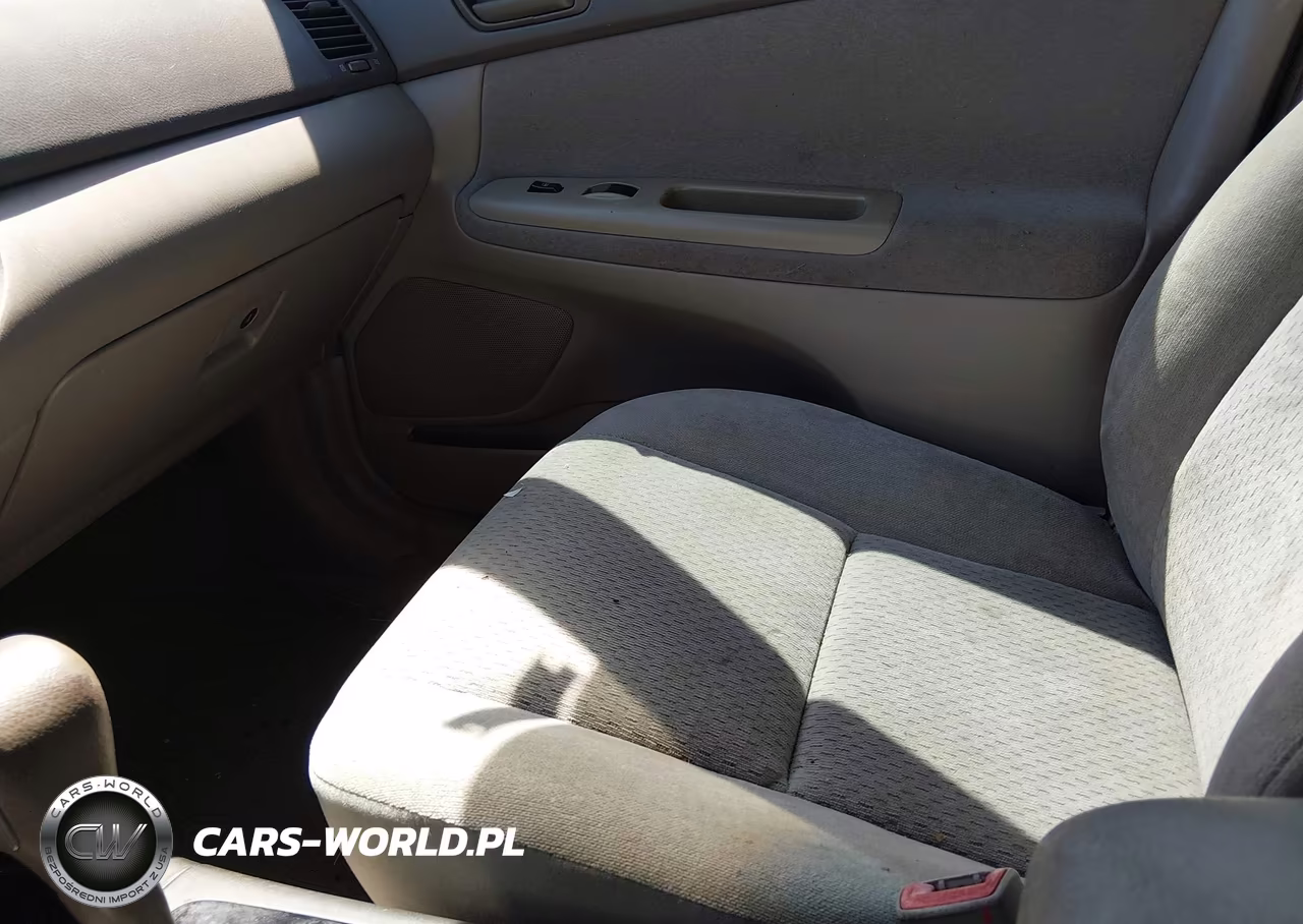 2004 Toyota Camry Le VIN:4T1BE32K64U358854 - 5