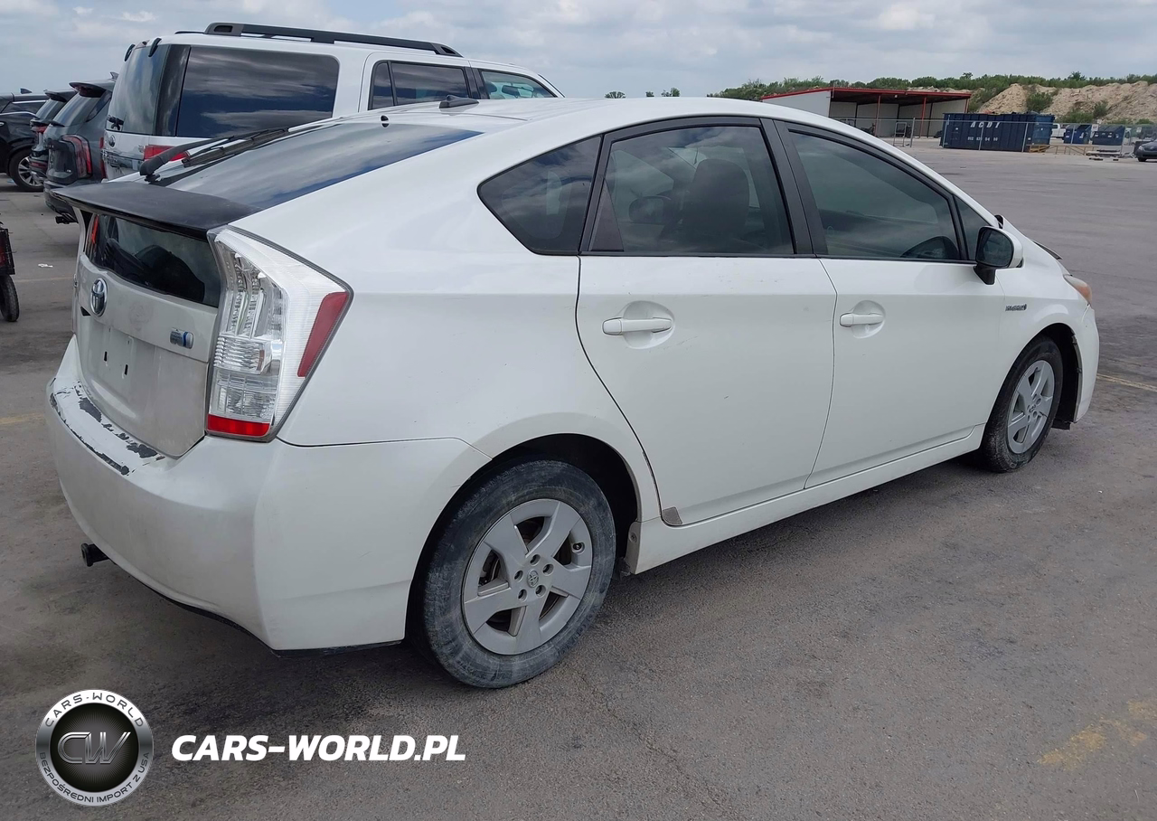 2011 Toyota Prius Two VIN:JTDKN3DU9B0323118 - 4