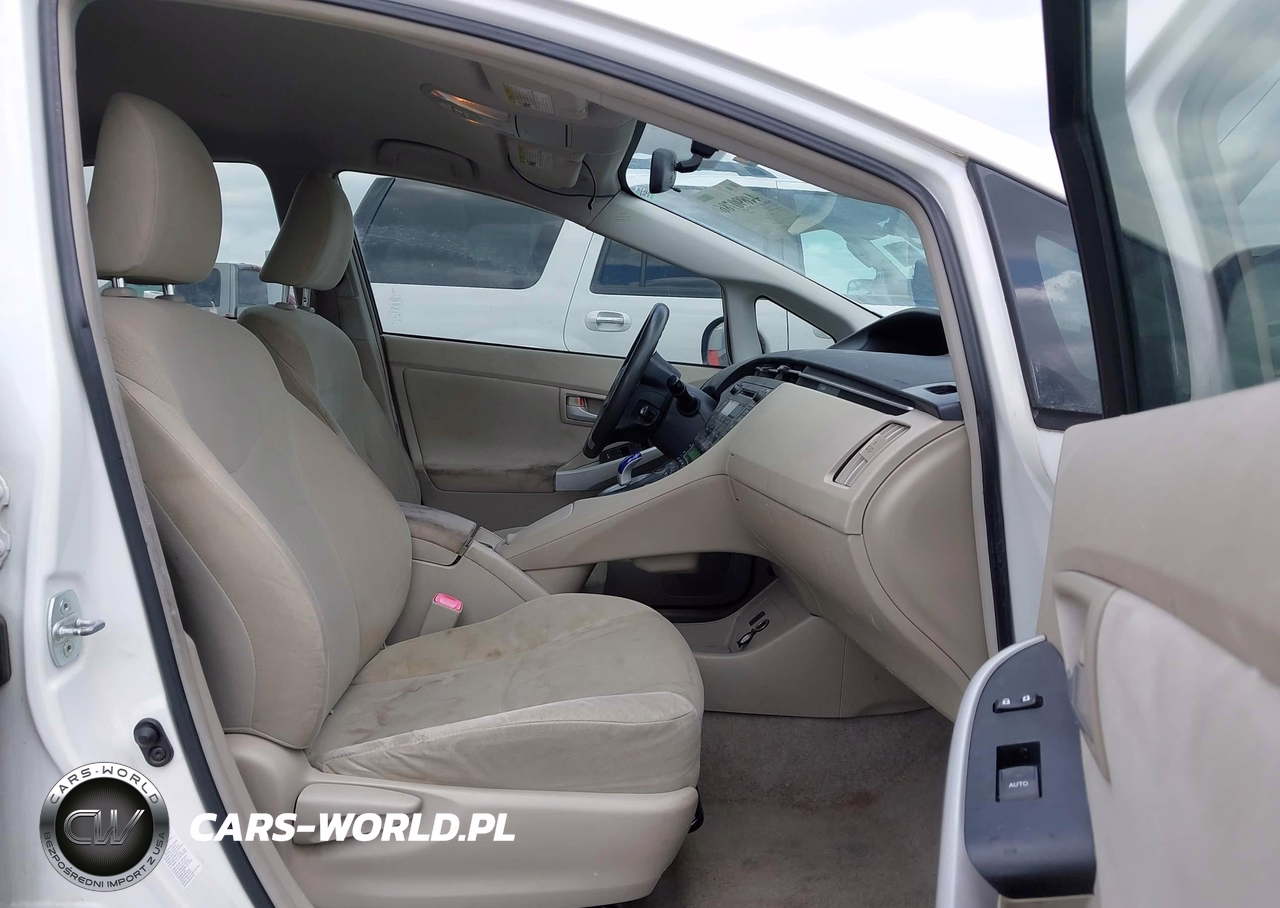 2011 Toyota Prius Two VIN:JTDKN3DU9B0323118 - 5