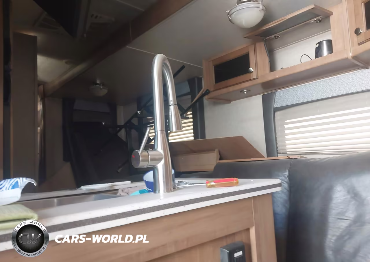 2019 Forest River Rockwood Signature VIN:4X4TRLH28K1884982 - 5