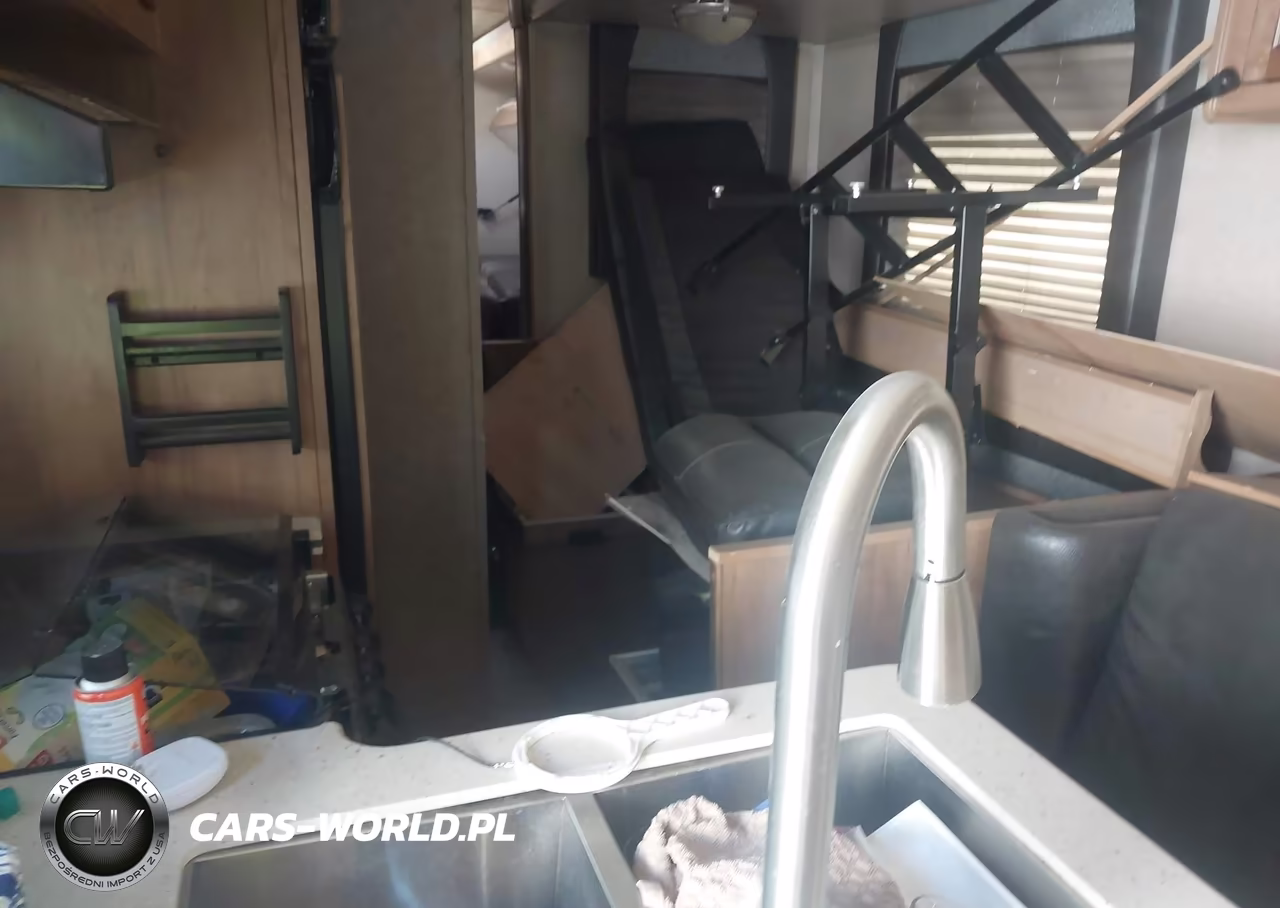 2019 Forest River Rockwood Signature VIN:4X4TRLH28K1884982 - 8