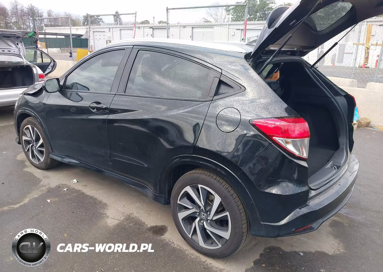 2019 Honda Hr-V Sport VIN:3CZRU6H10KG708821 - 3