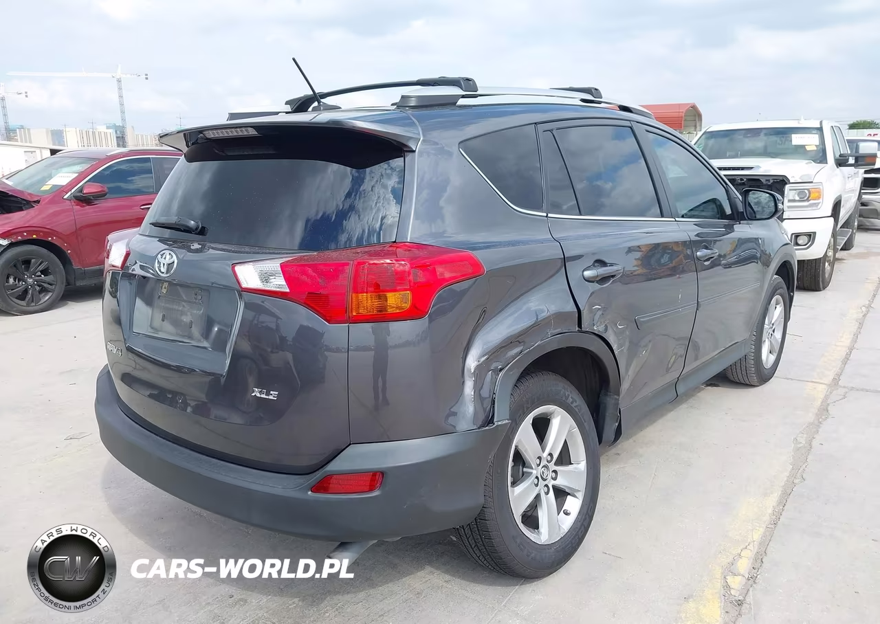 2015 Toyota Rav4 Xle VIN:2T3WFREV9FW231632 - 4