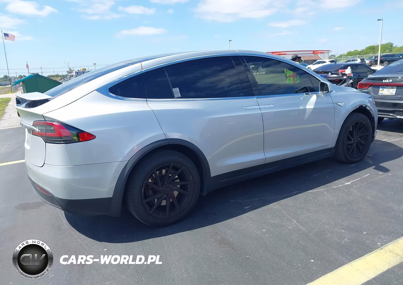 2016 Tesla Model X 60D-70D-75D-90D-P100D VIN:5YJXCBE25GF019120 - 4