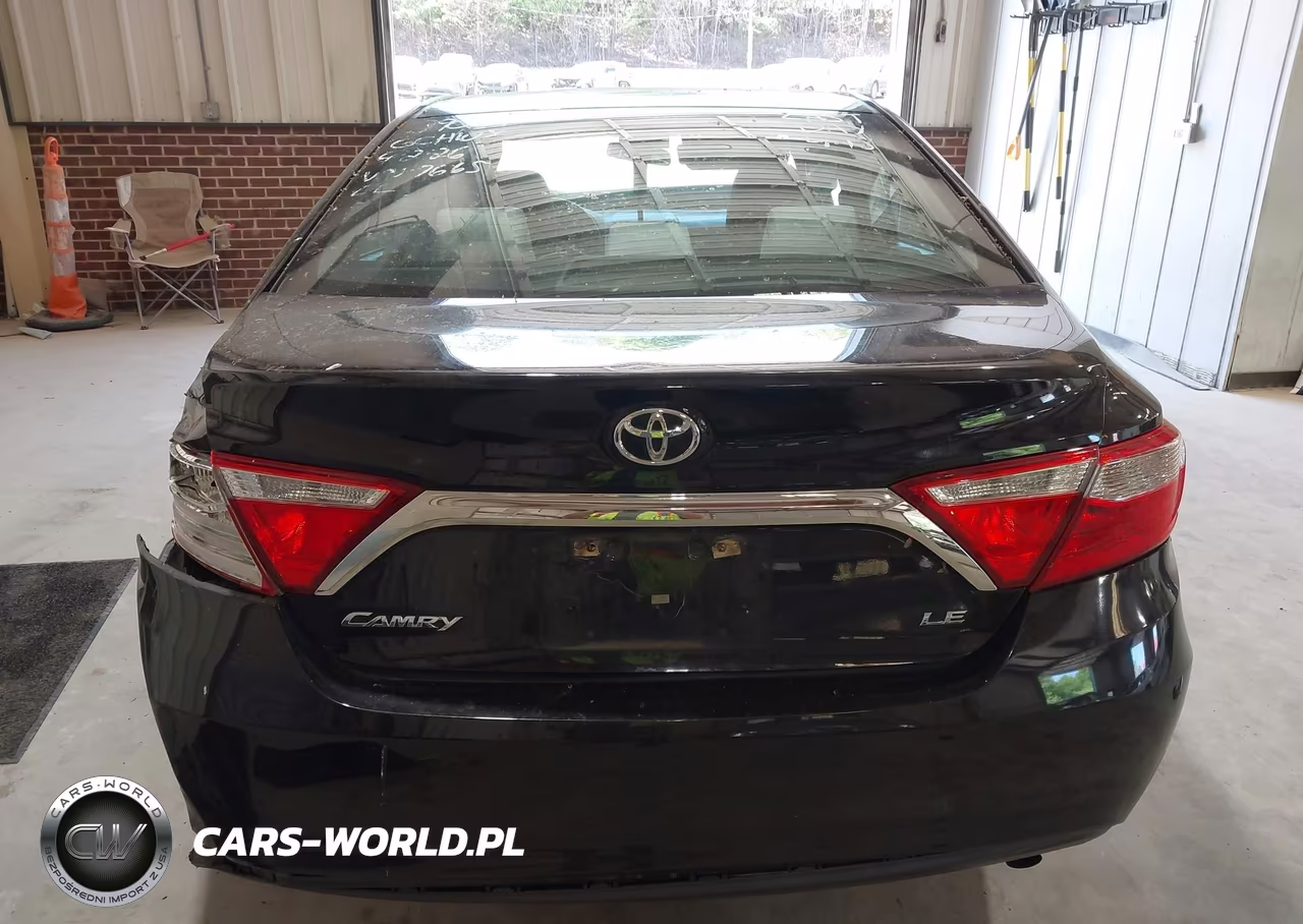 2016 Toyota Camry Le VIN:4T1BF1FK6GU227665 - 17