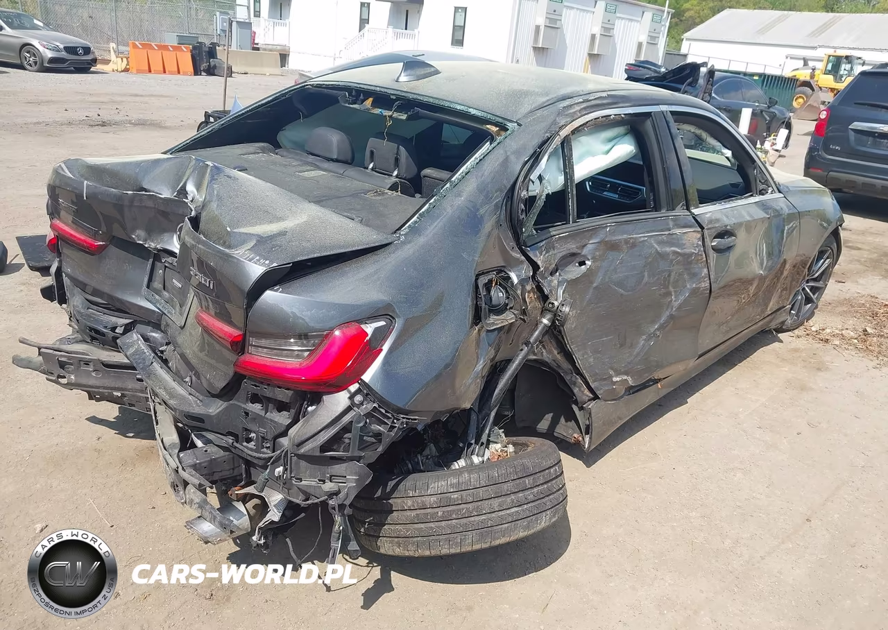 2020 BMW 330I xDrive VIN:3MW5R7J08L8B15164 - 4