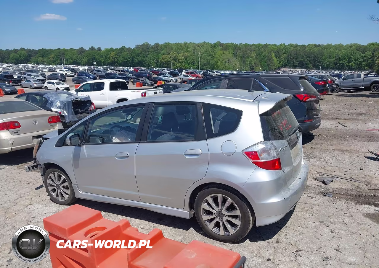 2012 Honda Fit Sport VIN:JHMGE8H54CC033227 - 3