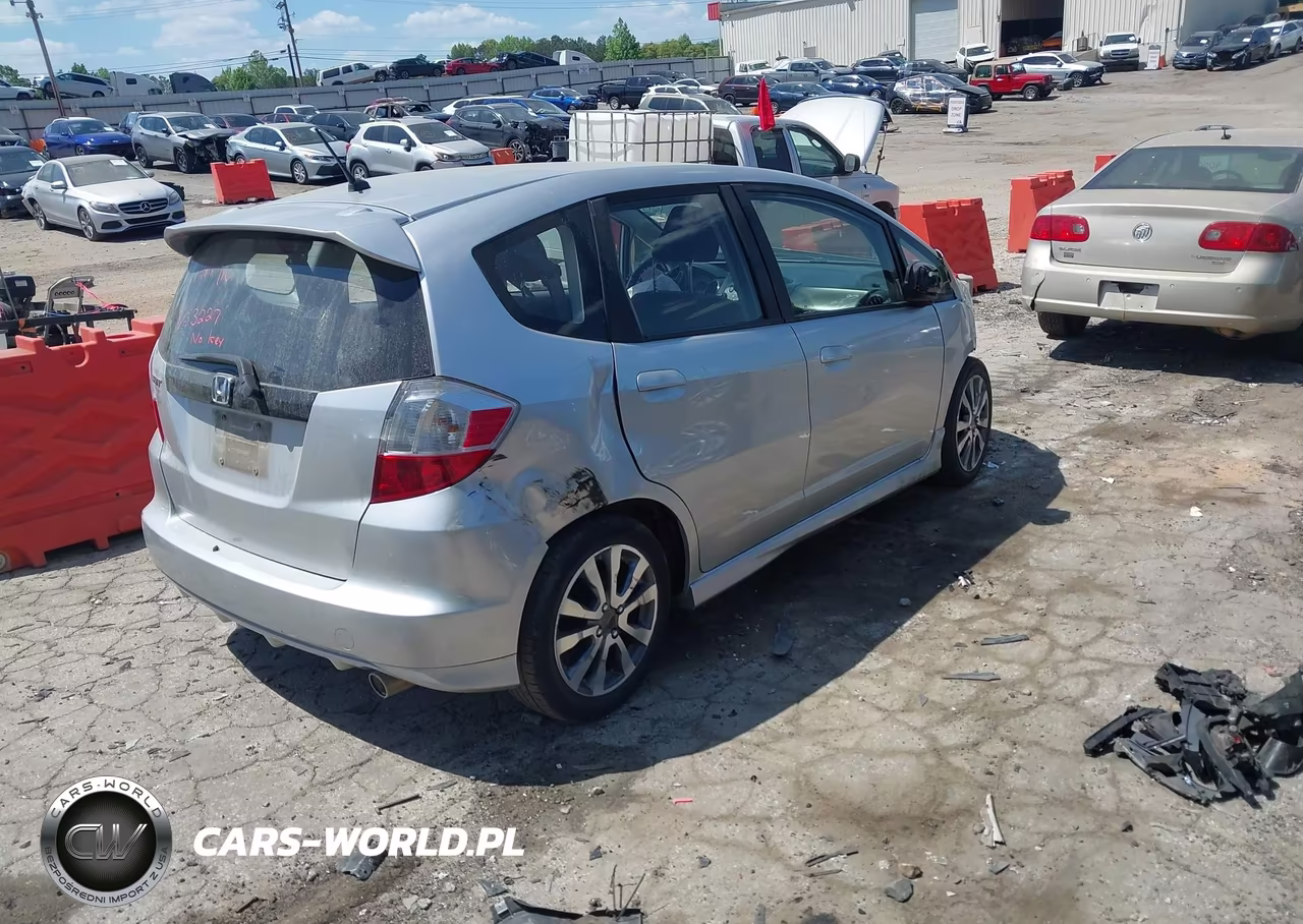 2012 Honda Fit Sport VIN:JHMGE8H54CC033227 - 4