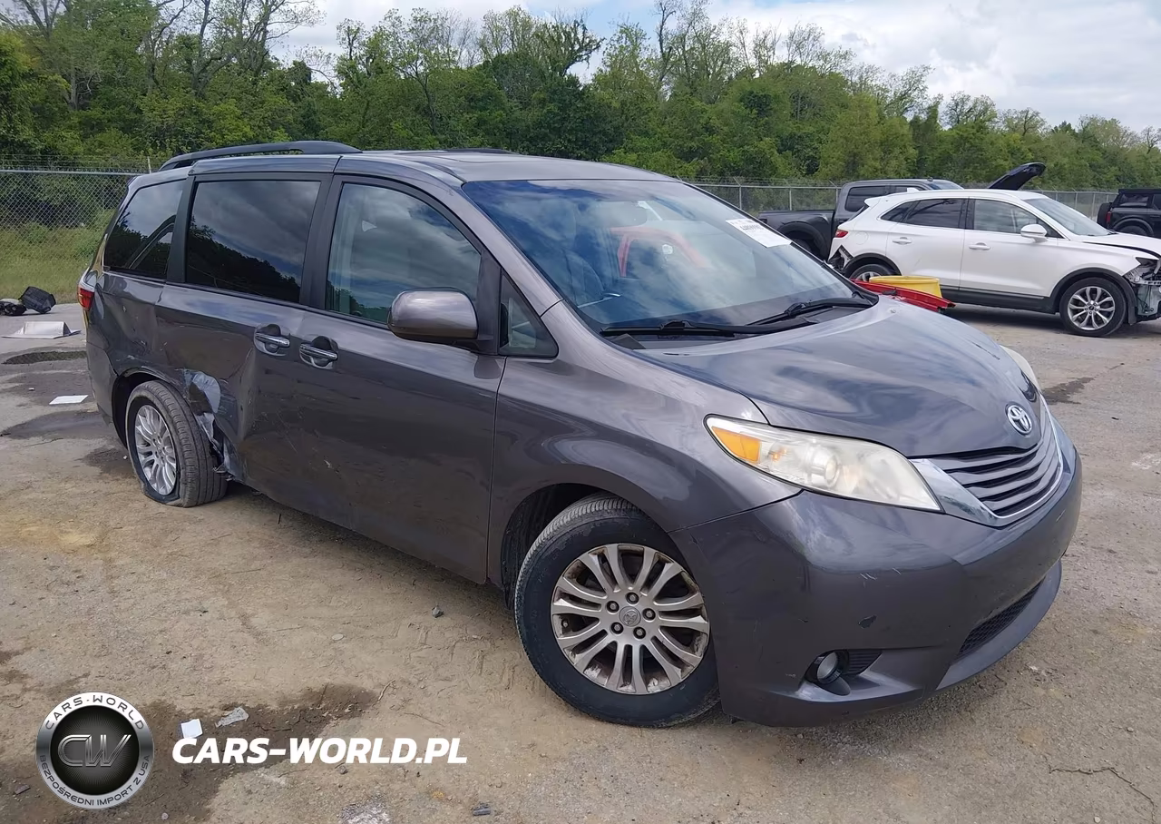 2017 Toyota Sienna Xle 8 Passenger