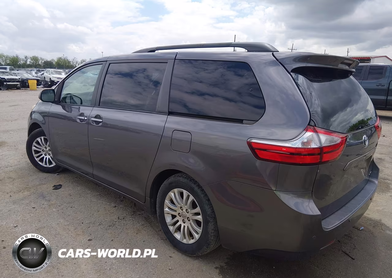 2017 Toyota Sienna Xle 8 Passenger VIN:5TDYZ3DC4HS846042 - 3