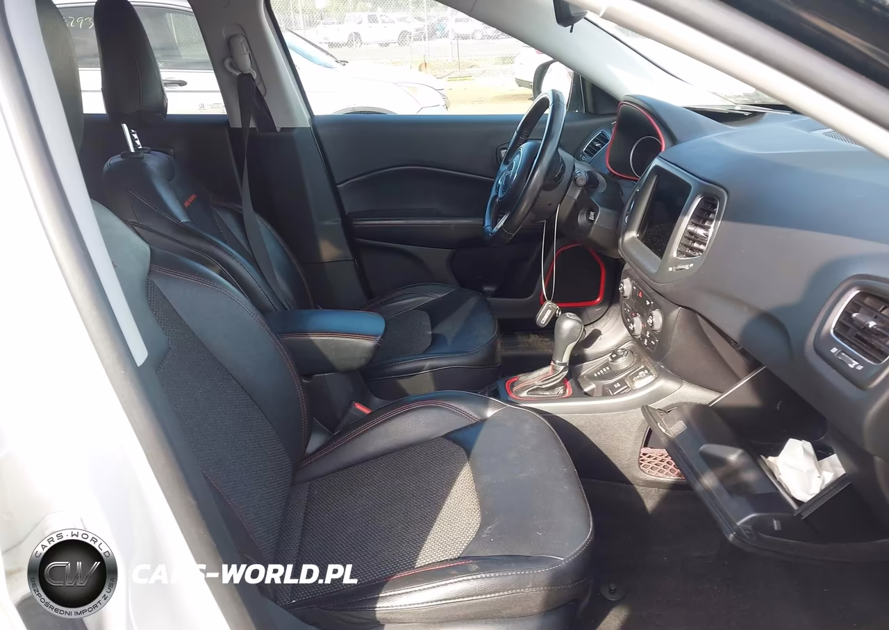 2020 Jeep Compass Trailhawk 4X4 VIN:3C4NJDDB5LT166947 - 5