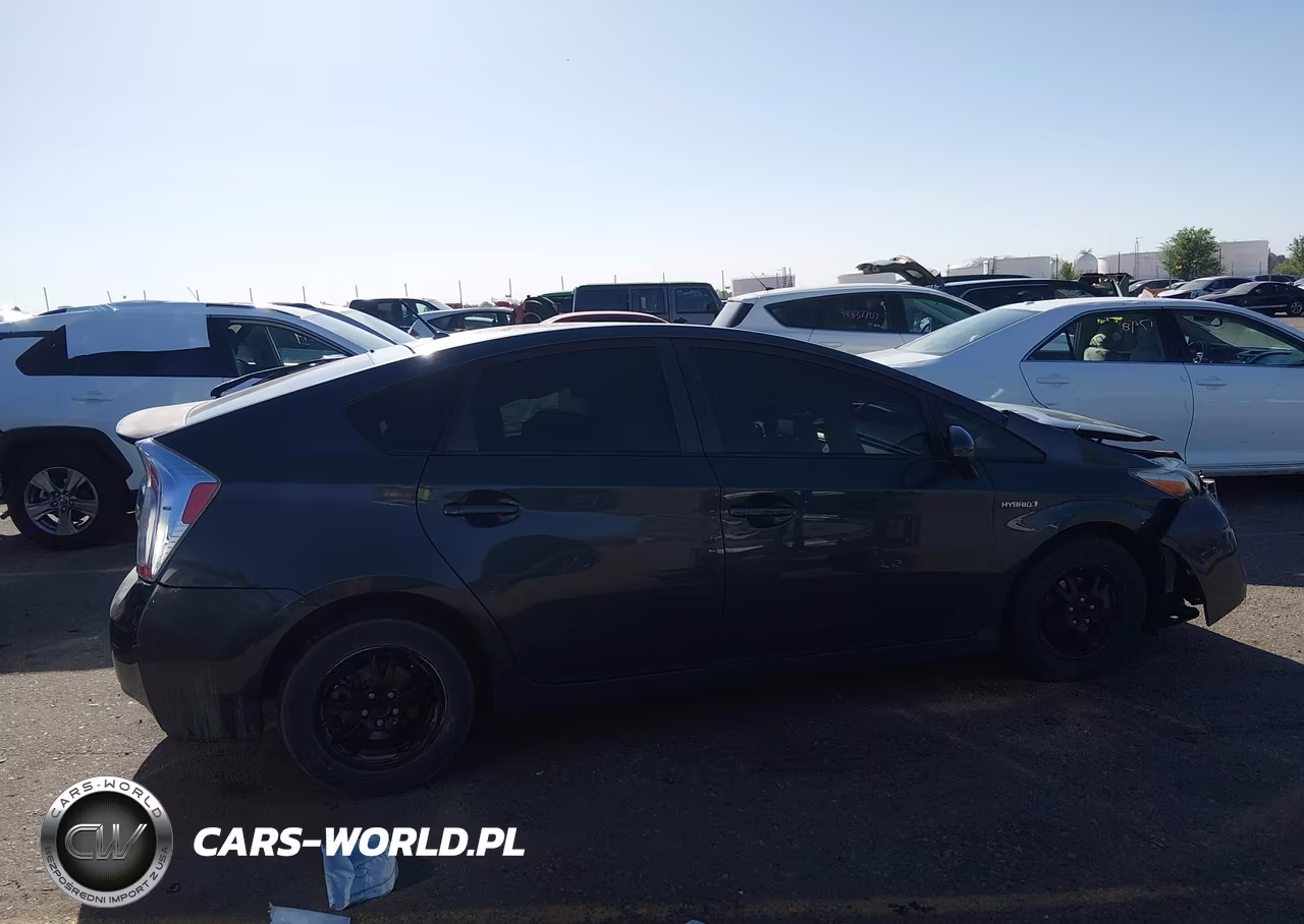 2013 Toyota Prius Two VIN:JTDKN3DU6D1692239 - 14