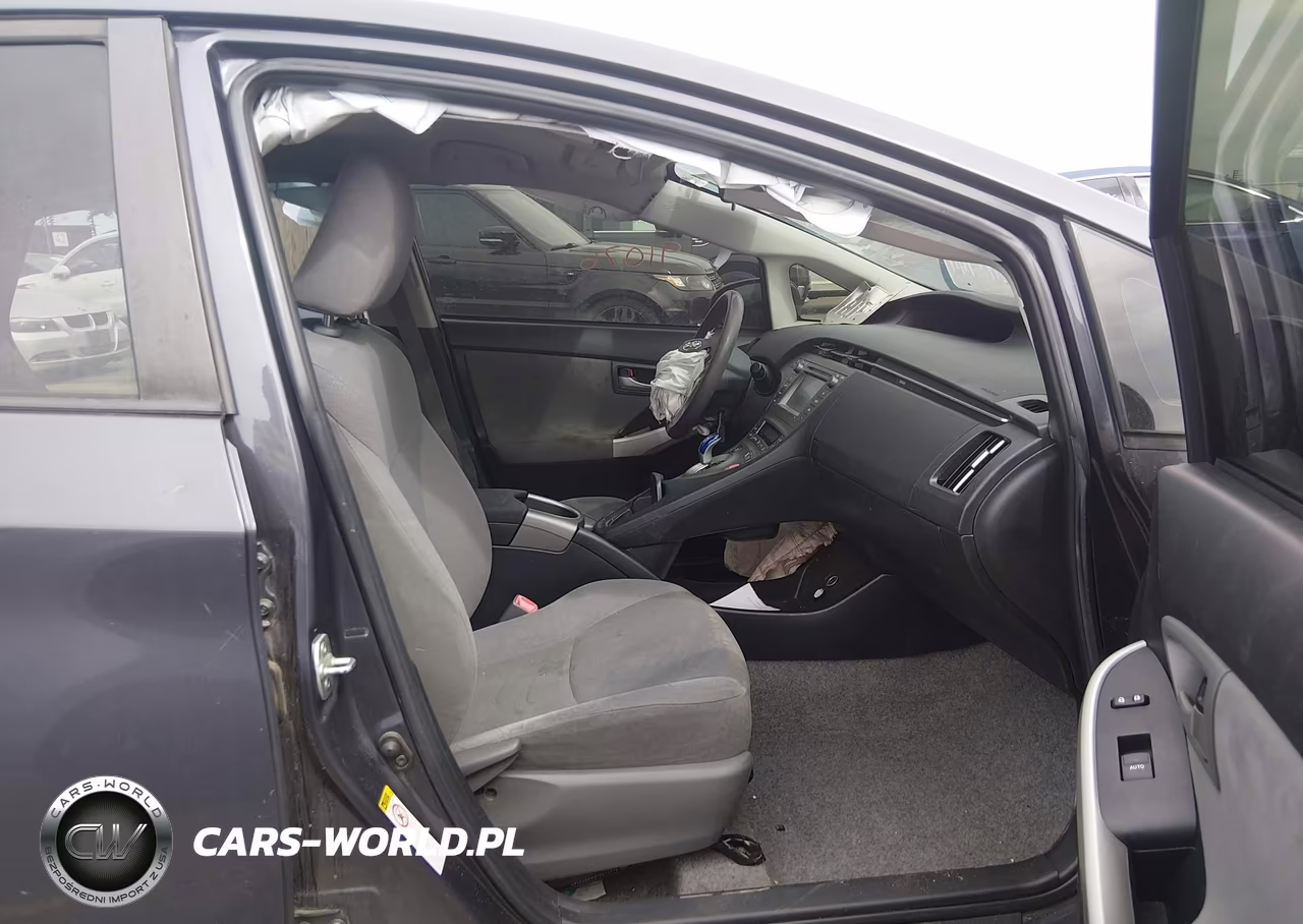 2013 Toyota Prius Two VIN:JTDKN3DU6D1692239 - 5