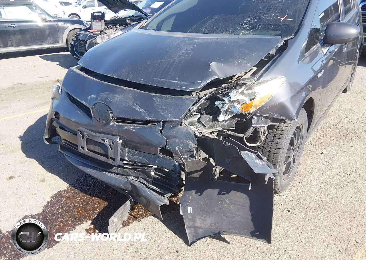 2013 Toyota Prius Two VIN:JTDKN3DU6D1692239 - 6