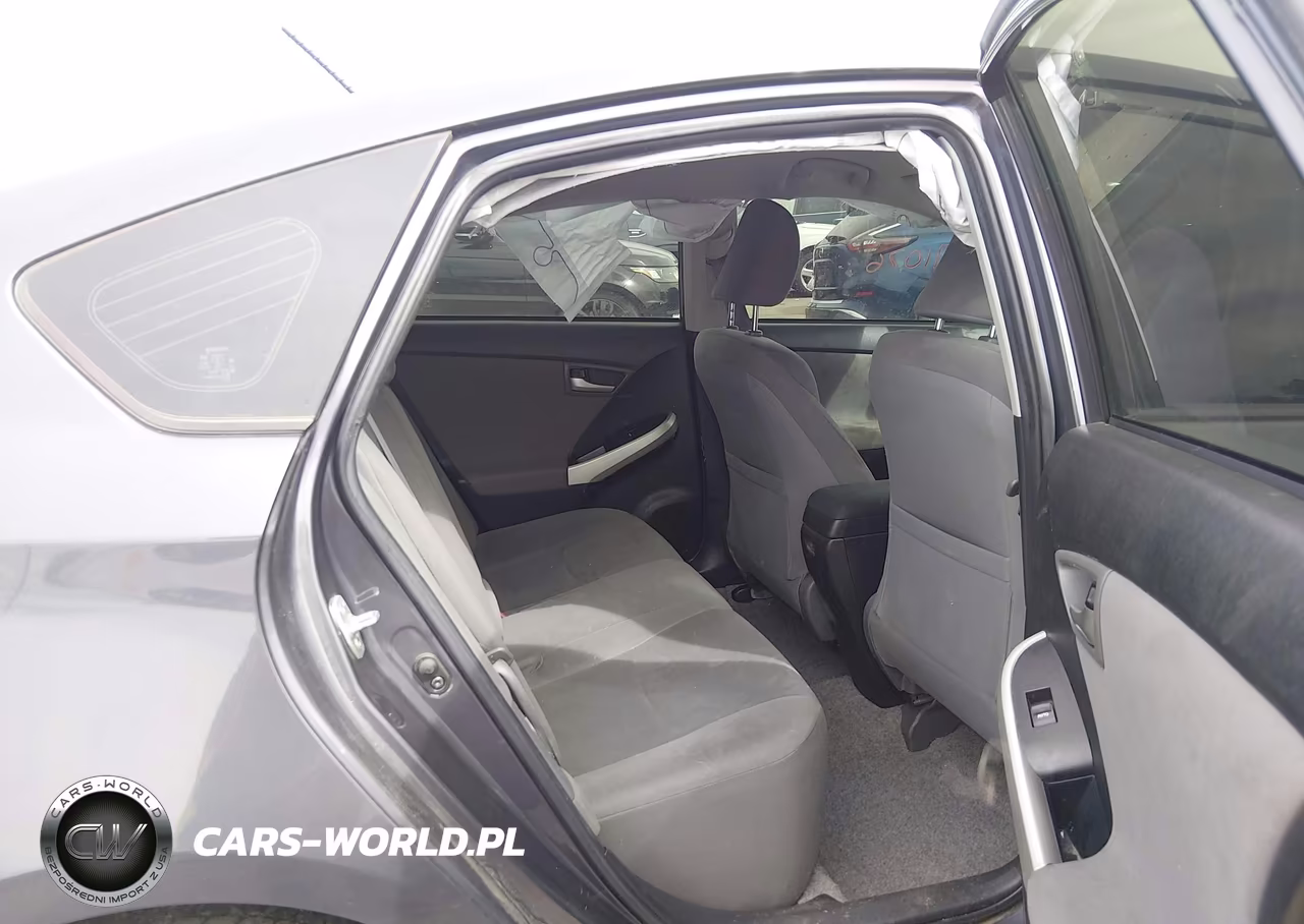 2013 Toyota Prius Two VIN:JTDKN3DU6D1692239 - 8