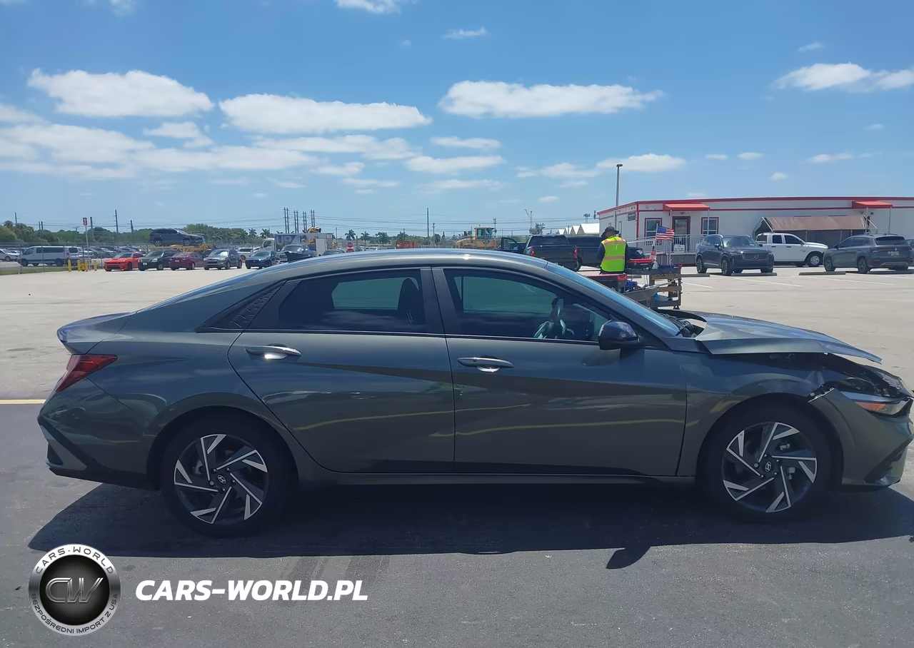 2025 Hyundai Elantra Sel Sport VIN:KMHLM4DG5SU896917 - 13