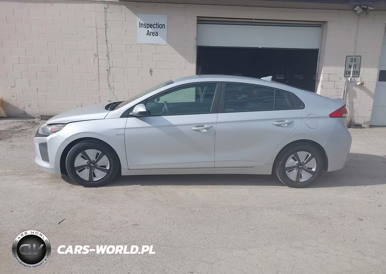 2018 Hyundai Ioniq Hybrid Blue VIN:KMHC65LC4JU075644 - 14
