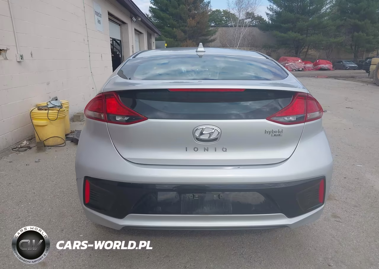 2018 Hyundai Ioniq Hybrid Blue VIN:KMHC65LC4JU075644 - 16