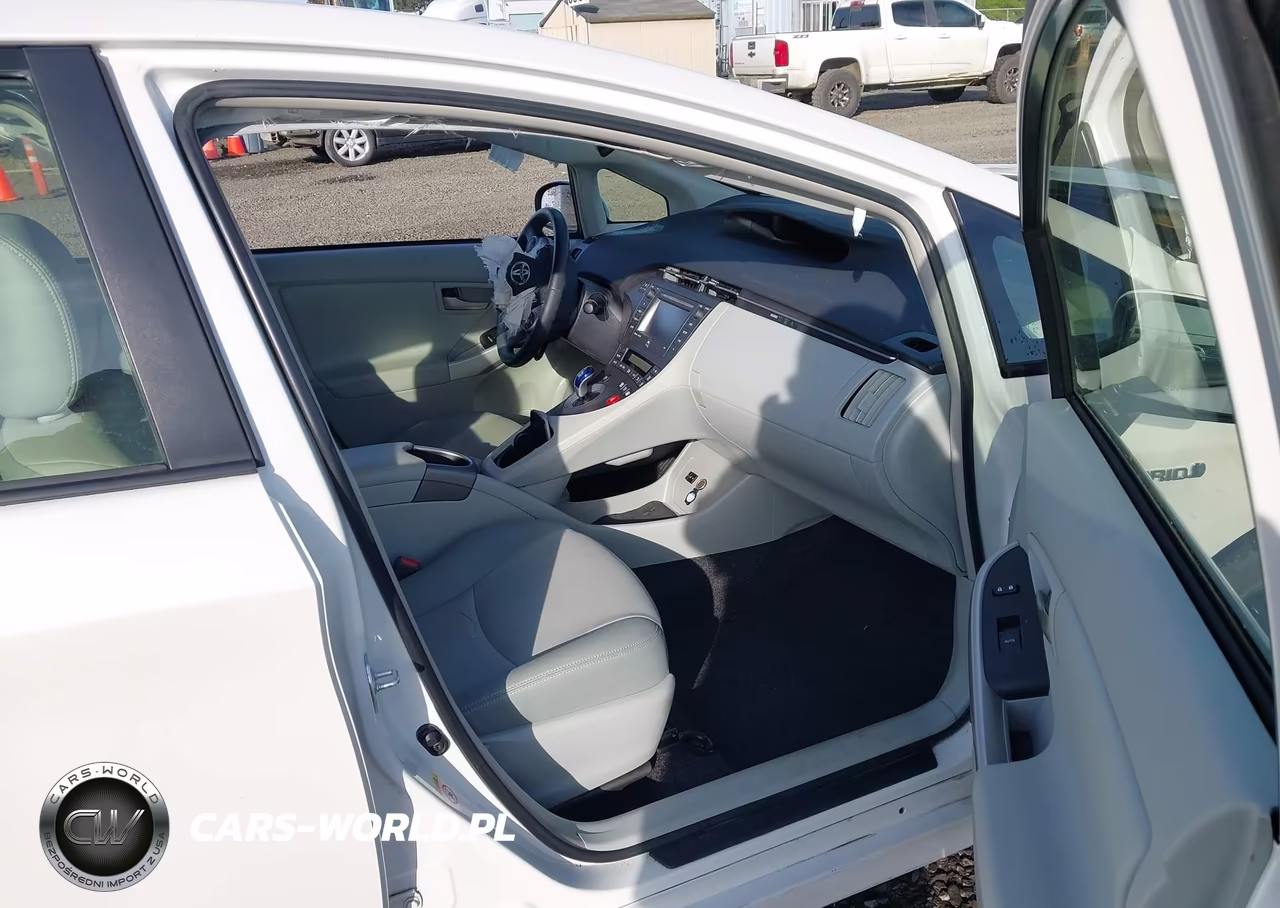 2015 Toyota Prius Four VIN:JTDKN3DU0F0438759 - 5