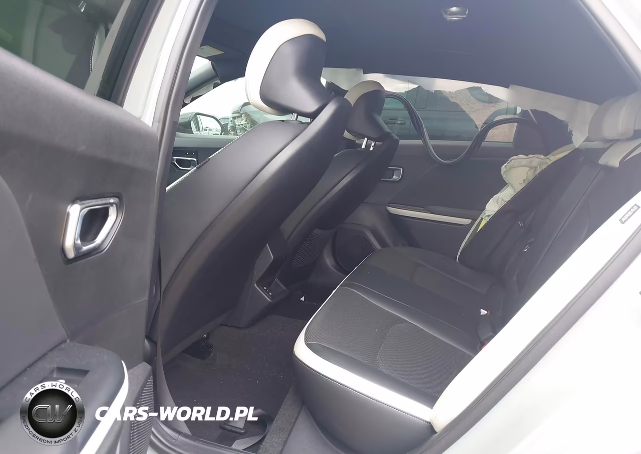 2025 Kia K4 Gt-Line VIN:3KPFW4DE4SE211492 - 8