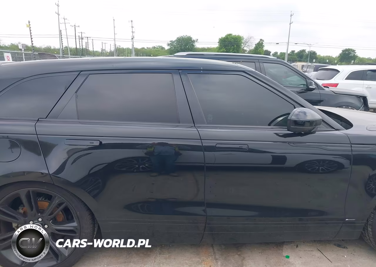 2020 Land Rover Range Rover Velar P340 R-Dynamic S VIN:SALYK2FVXLA240207 - 14