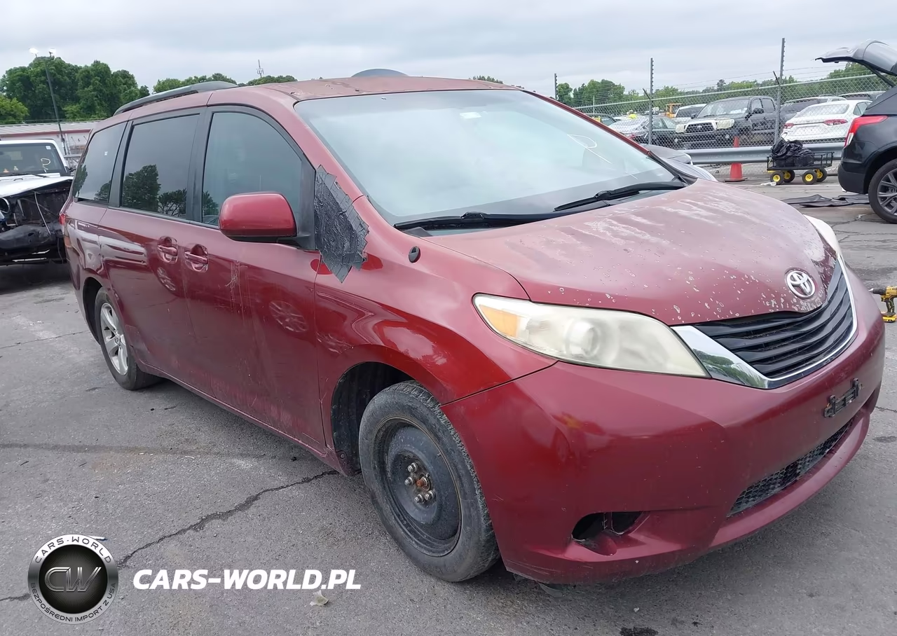 2011 Toyota Sienna Le V6 – zdjęcie 1 z 16