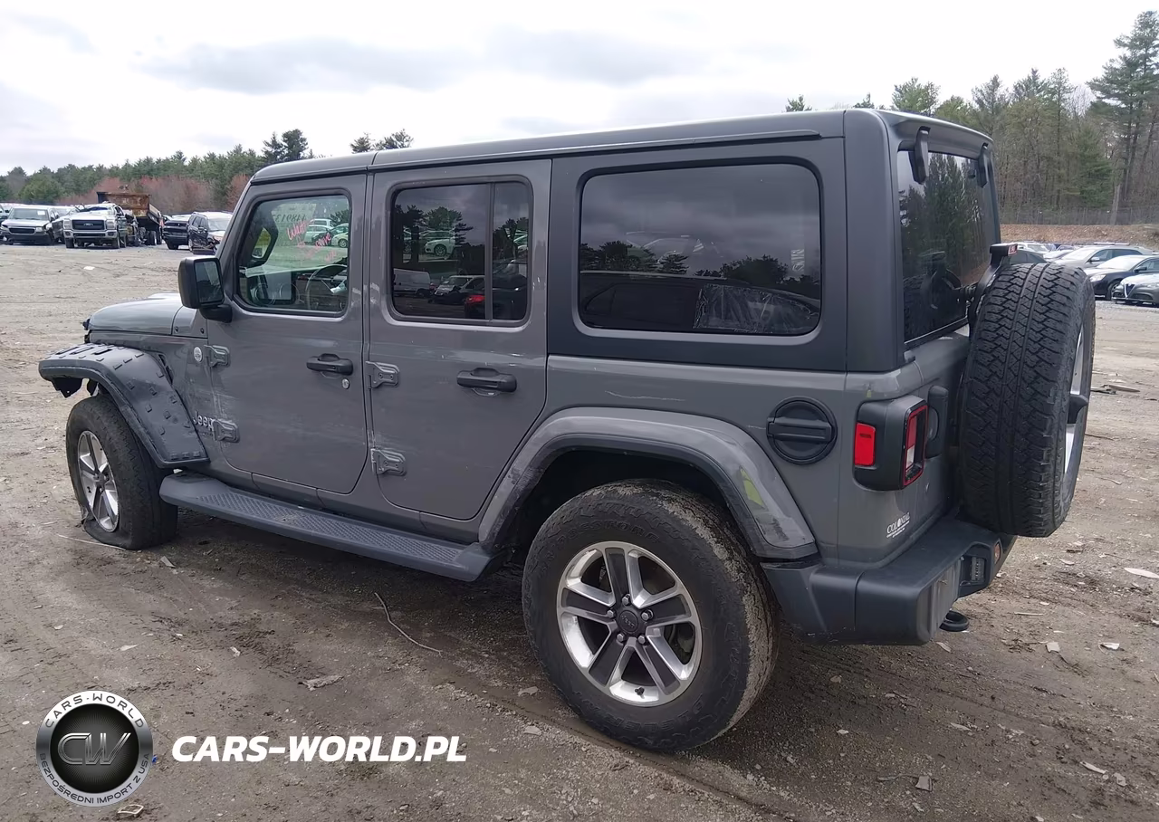 2019 Jeep Wrangler Unlimited Sahara 4X4 VIN:1C4HJXEN0KW512449 - 3