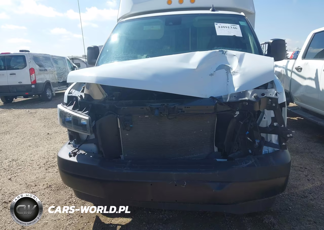 2024 Chevrolet Express Cutaway Work Van VIN:1GB0GRFP9R1176609 - 6