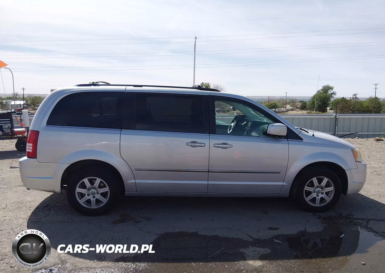 2010 Chrysler Town & Country Touring VIN:2A4RR5D10AR329277 - 13