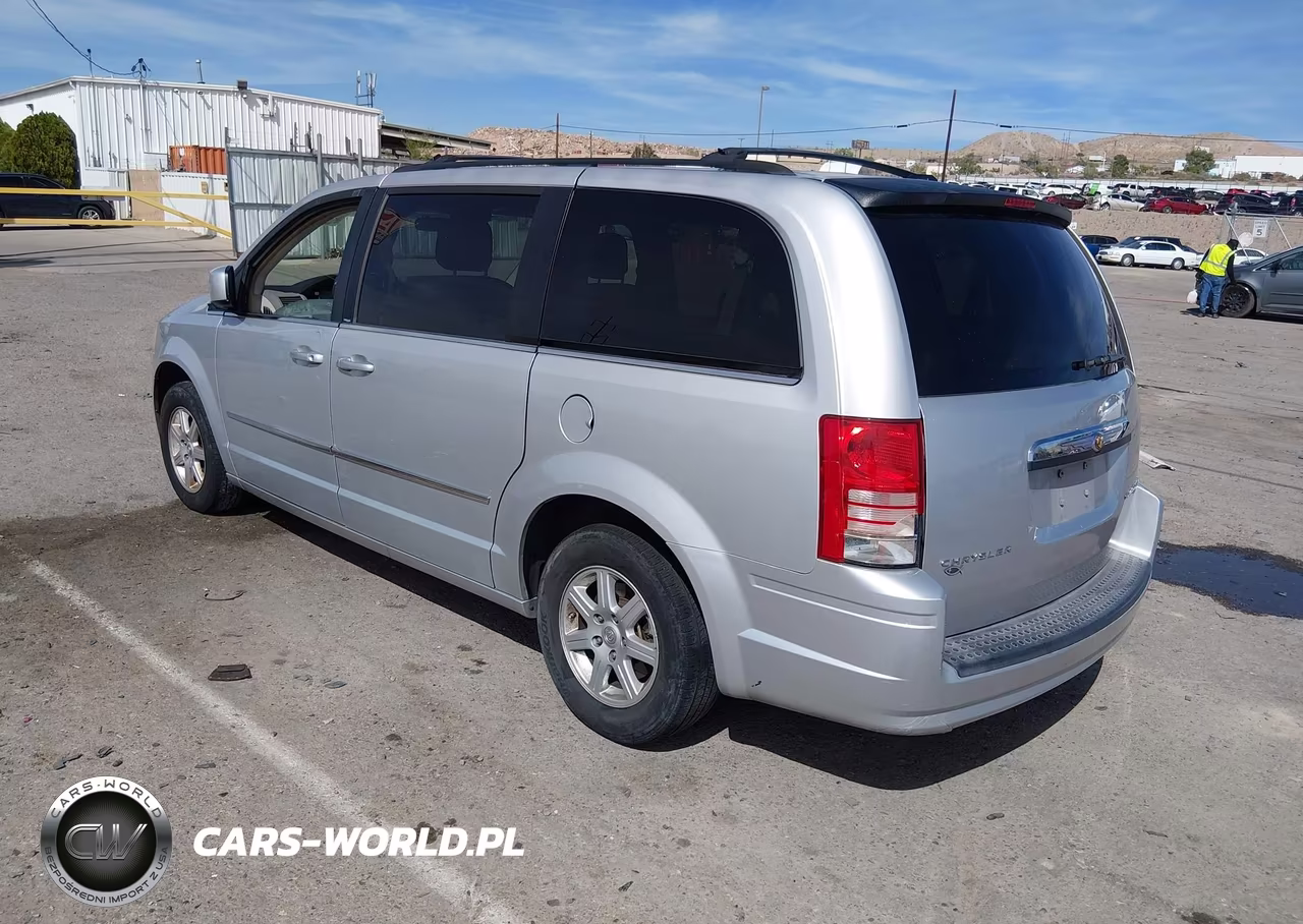 2010 Chrysler Town & Country Touring VIN:2A4RR5D10AR329277 - 3