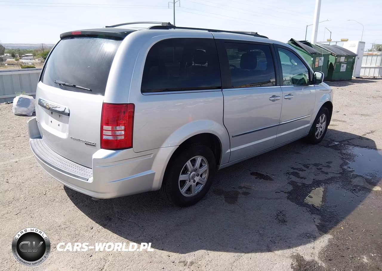 2010 Chrysler Town & Country Touring VIN:2A4RR5D10AR329277 - 4