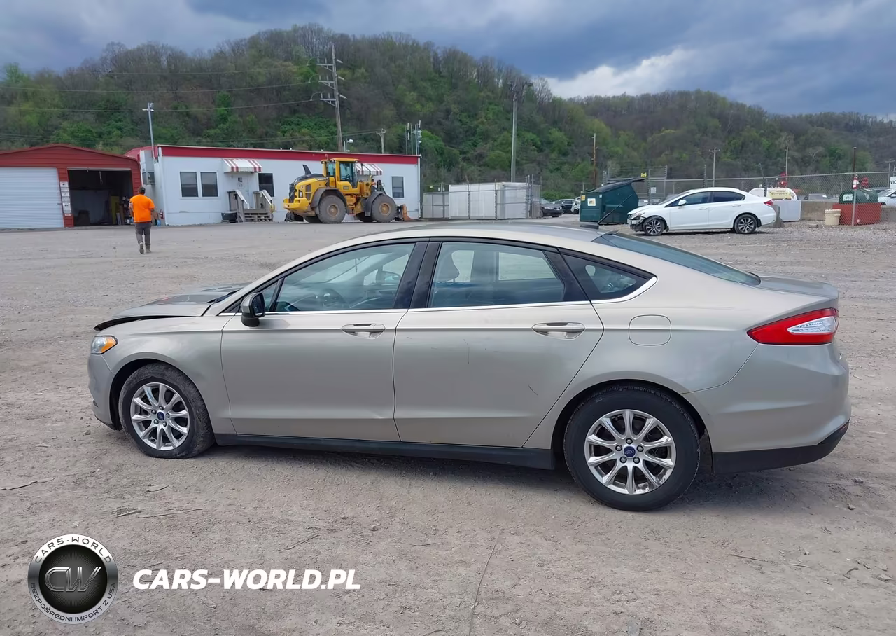 2015 Ford Fusion S VIN:3FA6P0G72FR243171 - 14